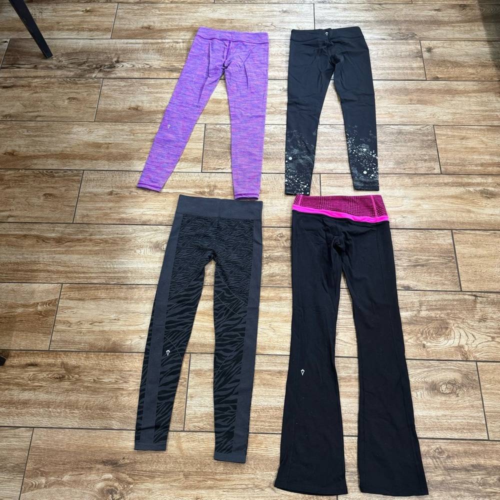 IVIVVA By Lululemon Girl Lot Of 11 Sz 12 Jackets Fleece Pants Leggings Tank Bra - Picture 14 of 15